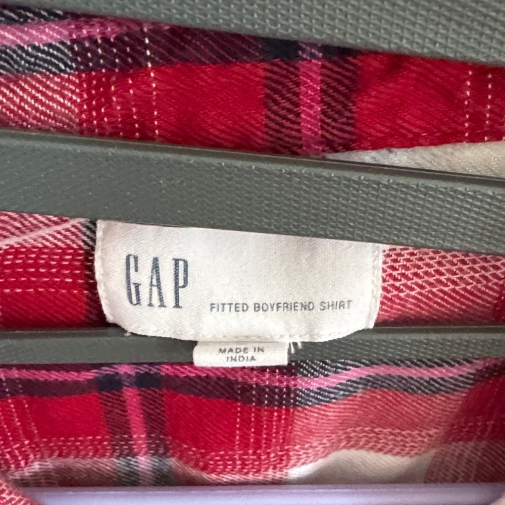 GAP Men's Casual Red and White Plaid Shirt - Picture 2 of 5